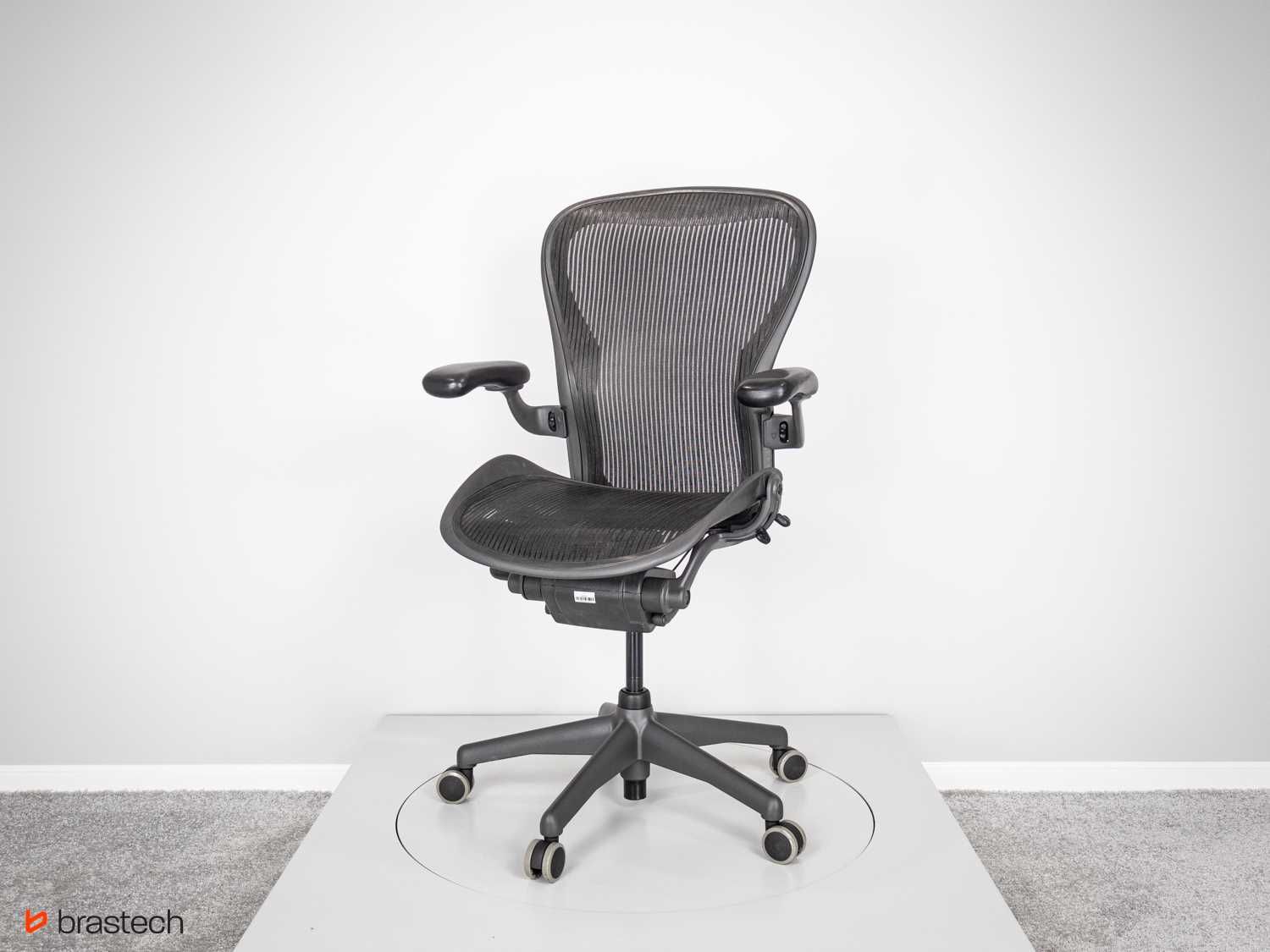 Krzesło biurowe Herman Miller Aeron Classic rozmiar C odnowiony