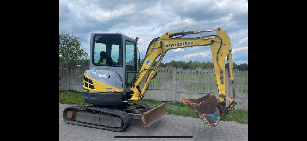 Minikoparka New Holland E30. 2SR