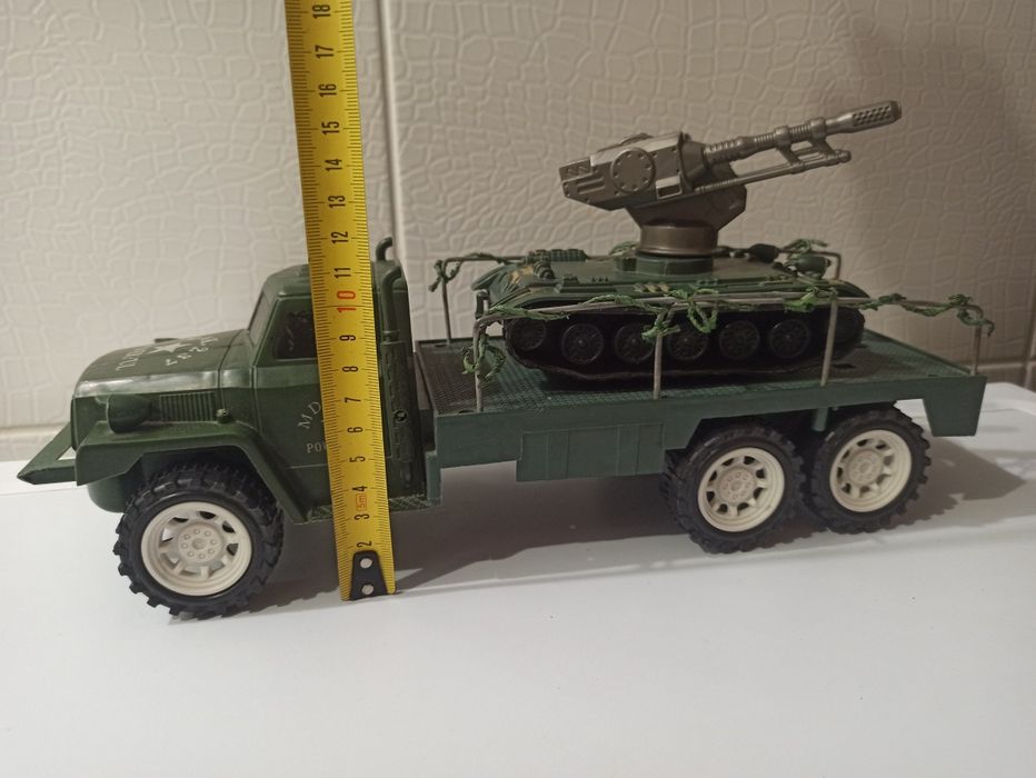 Военная техника игрушка ,,Тягачь ,,