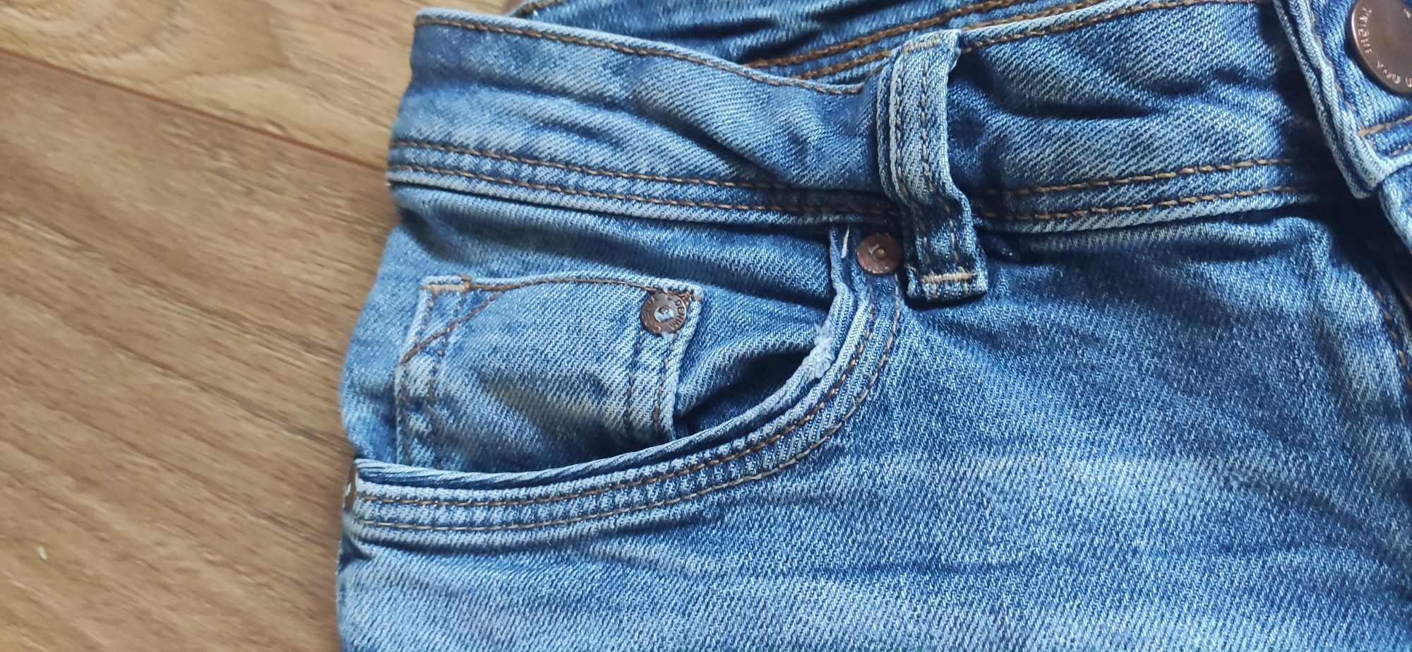 Spodenki jeansowe damskie