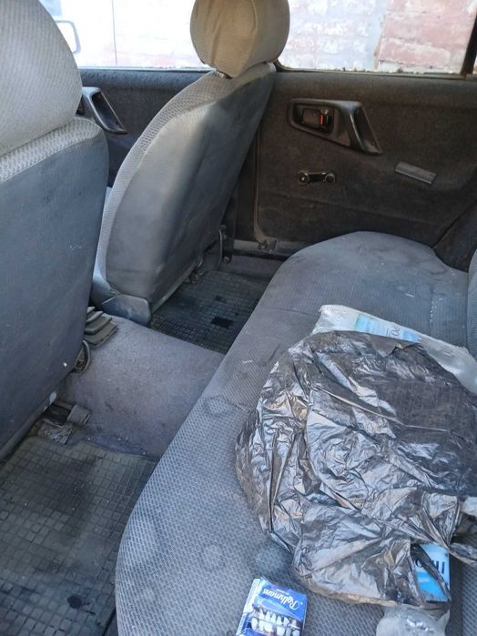 Продам форд на ходу є моменти по кузову ціна 300