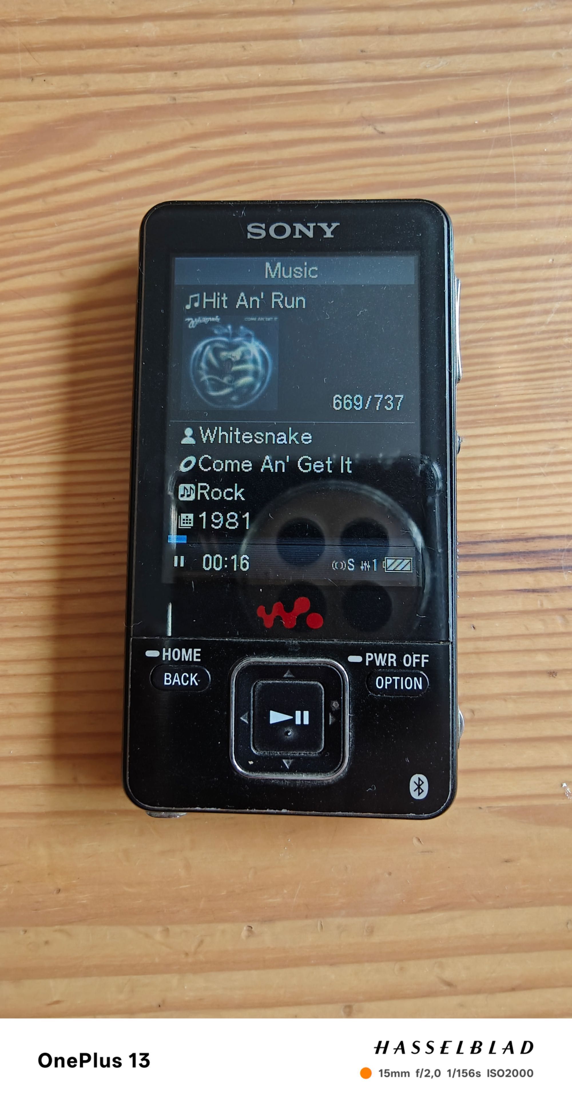 Sony MP3 NWZ-A826 8GB + Sony SRS-NWGM30