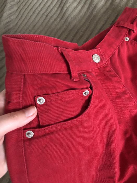 Червоні джинсові шорти жіночі