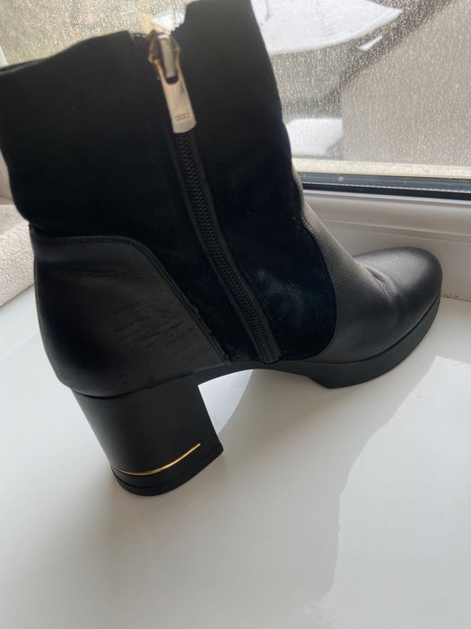 Шкіряні ботильони