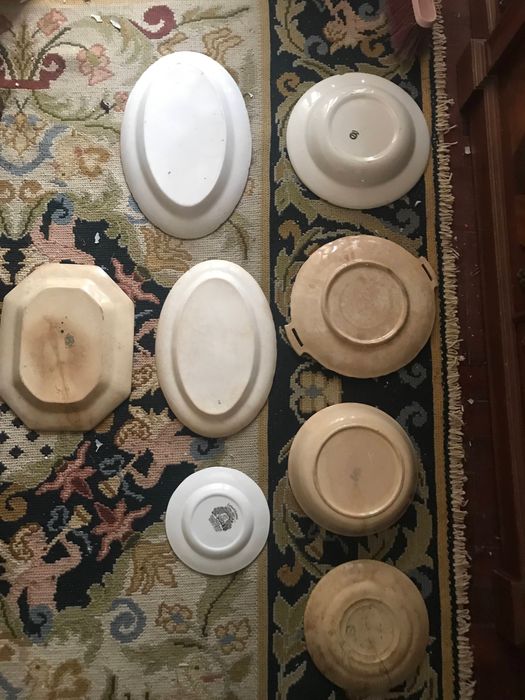 Conjunto de louça antiga