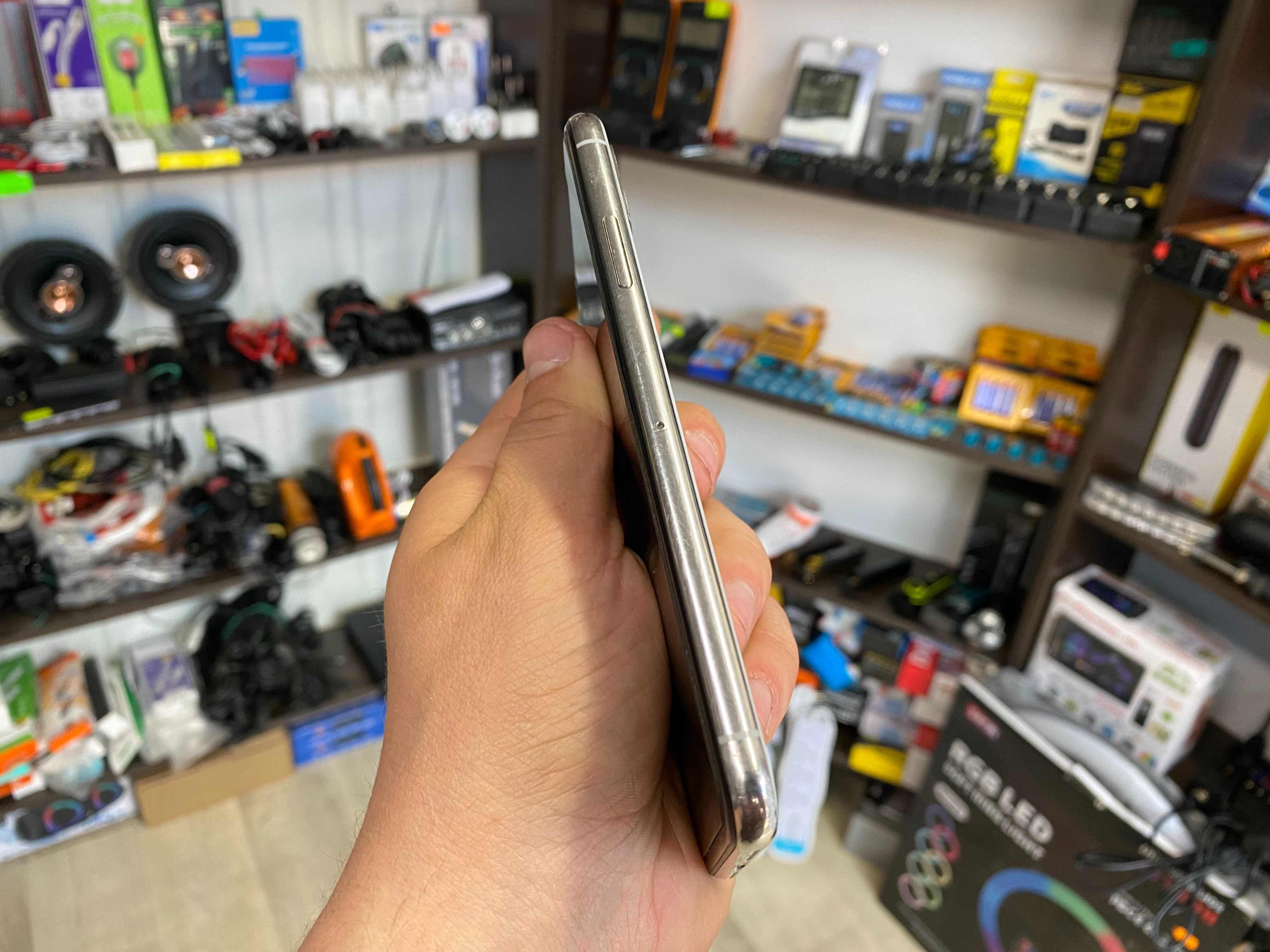 Продам Iphone X на 256g Хороший стан! Батарея 82%