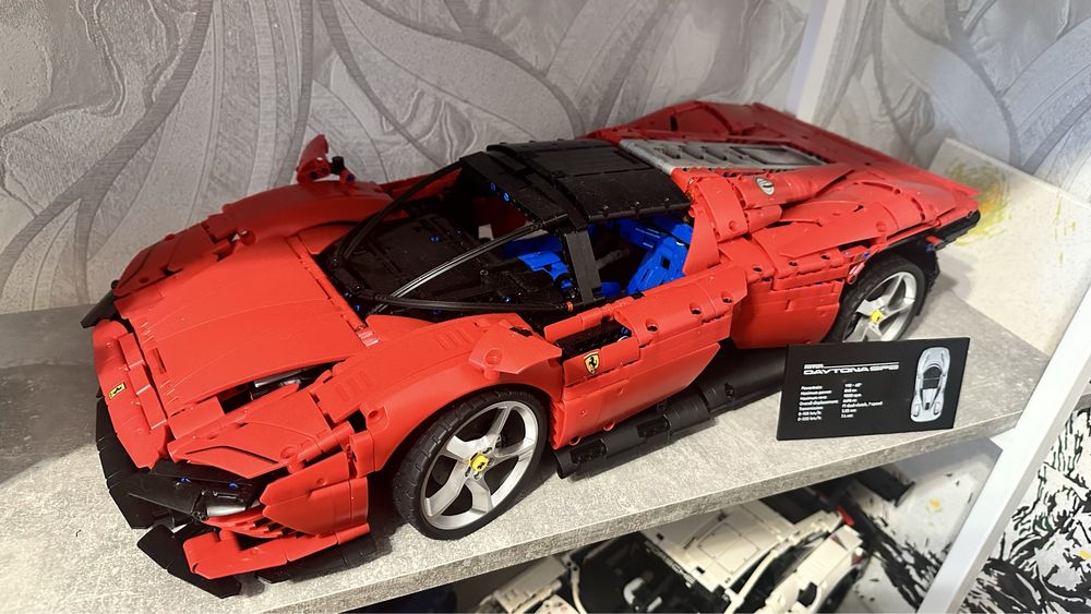Лего Technic Ferrari Daytona SP3