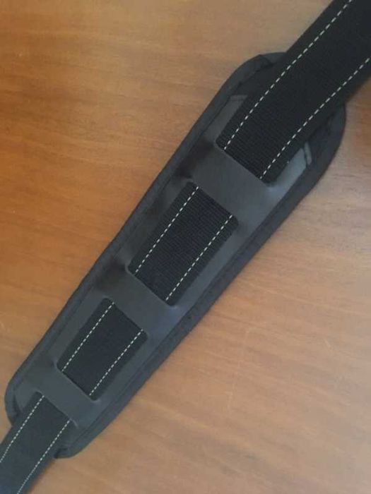Correia para guitarra com grande almofada de ombro