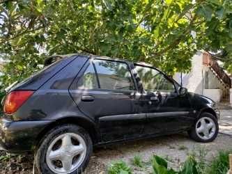 Vende-se carro Ford Fiesta impecável ,barato .