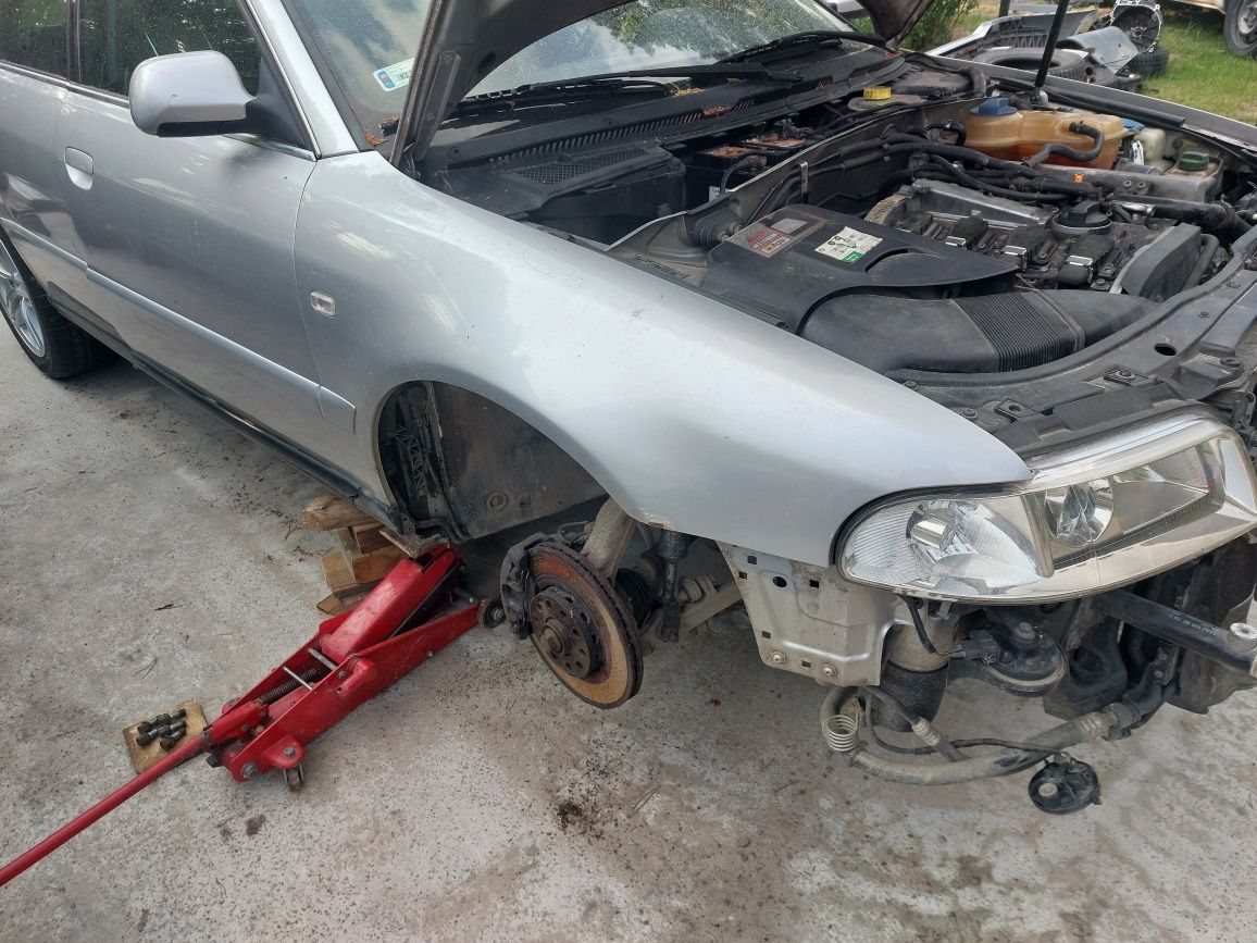Audi a4 b5 1.9tdi 1.8t zderzak LY7W. Części quattro. Ajm.Błotniki Lz5l