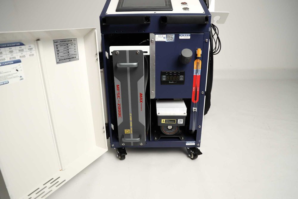 Od ręki Spawarka Laserowa Oczyszczarka Laserowa 2000W Rayzer Brutto