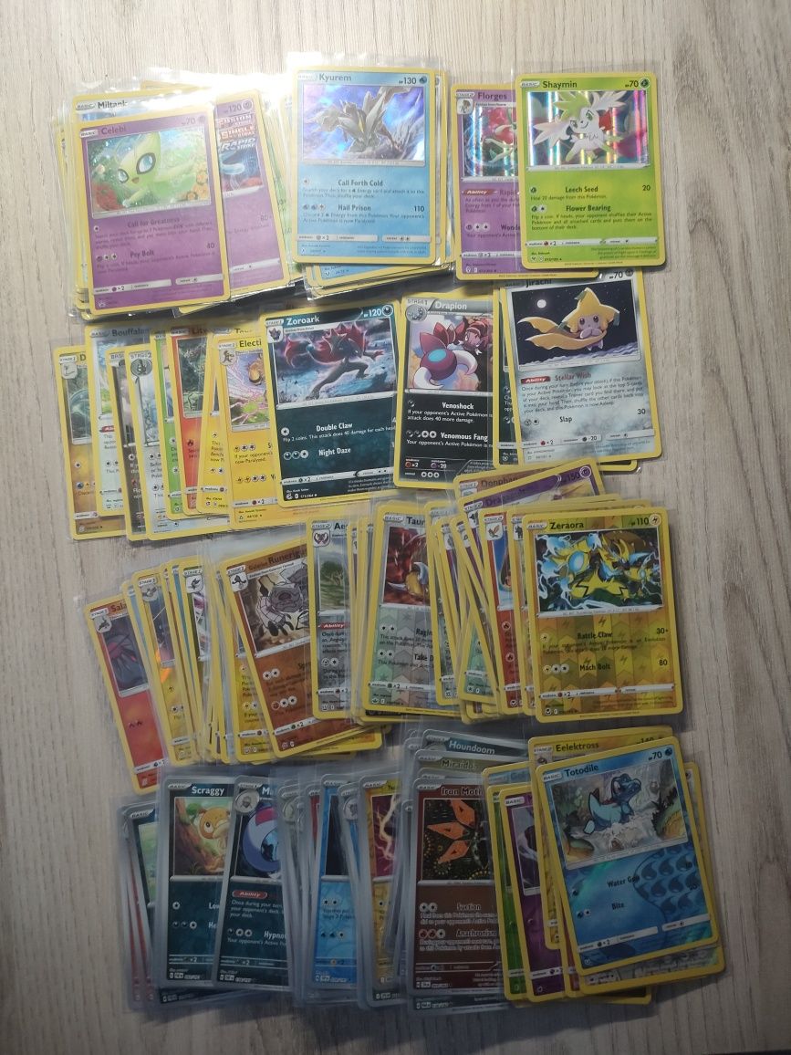 Kolekcja oryginalnych kart pokemon