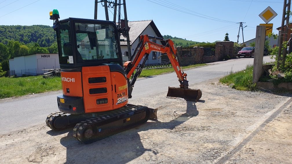 Minikoparka Hitachi ZX26U-6 CR Kubota Takeuchi Jcb Volvo Neuson Bobcat