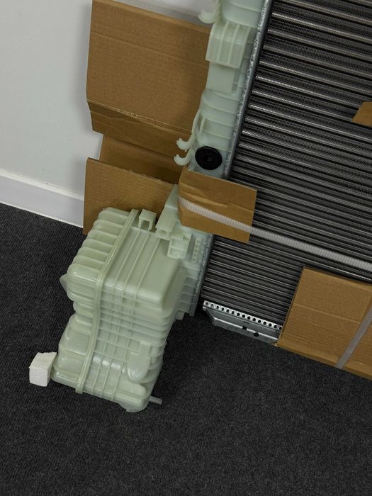 Радиатор Mercedes Vito 638 2.0 2.3 2.3 D ( 96-03 ) радіатор