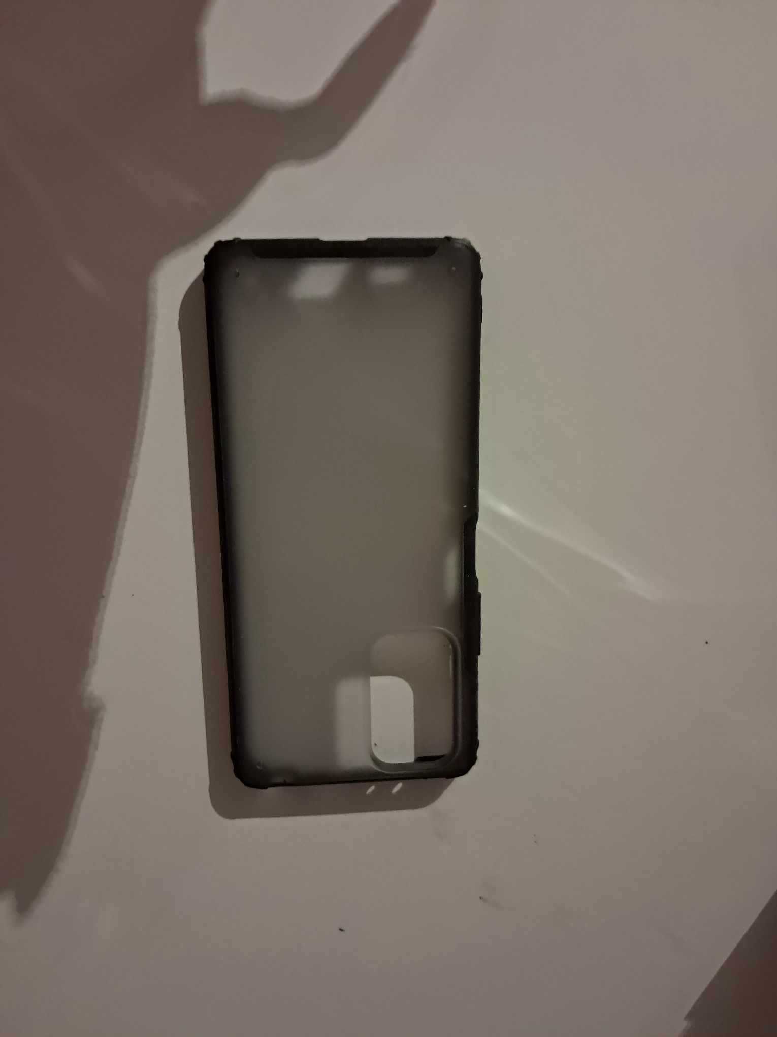 Sprzedam etui na telefon wraz z szkłami hartowanymi