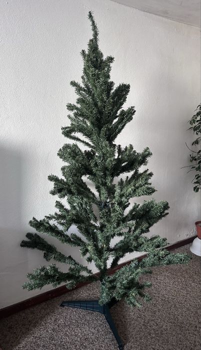 Árvore de Natal com 180 cm