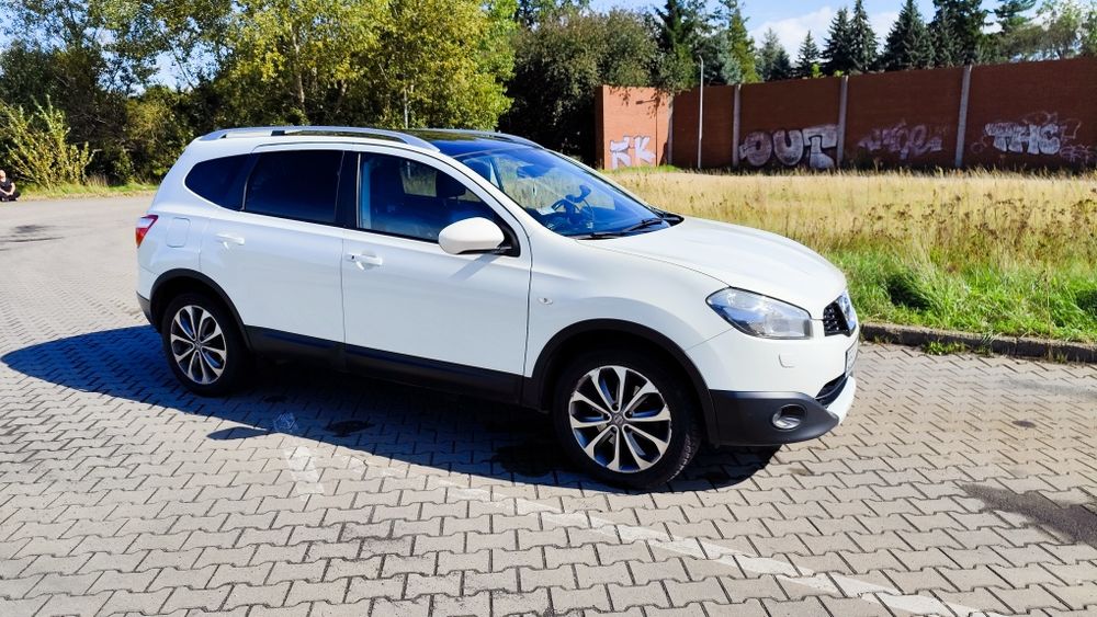 Pilnie Nissan Qashqai+2 2010
