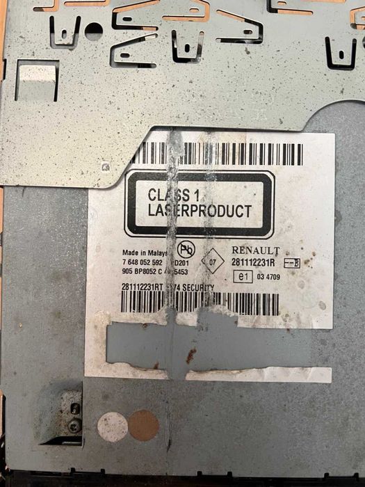 Б/У Магнітола штатна 281112231R RENAULT Duster