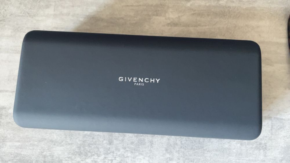 GIVENCHY сонячні окуляри