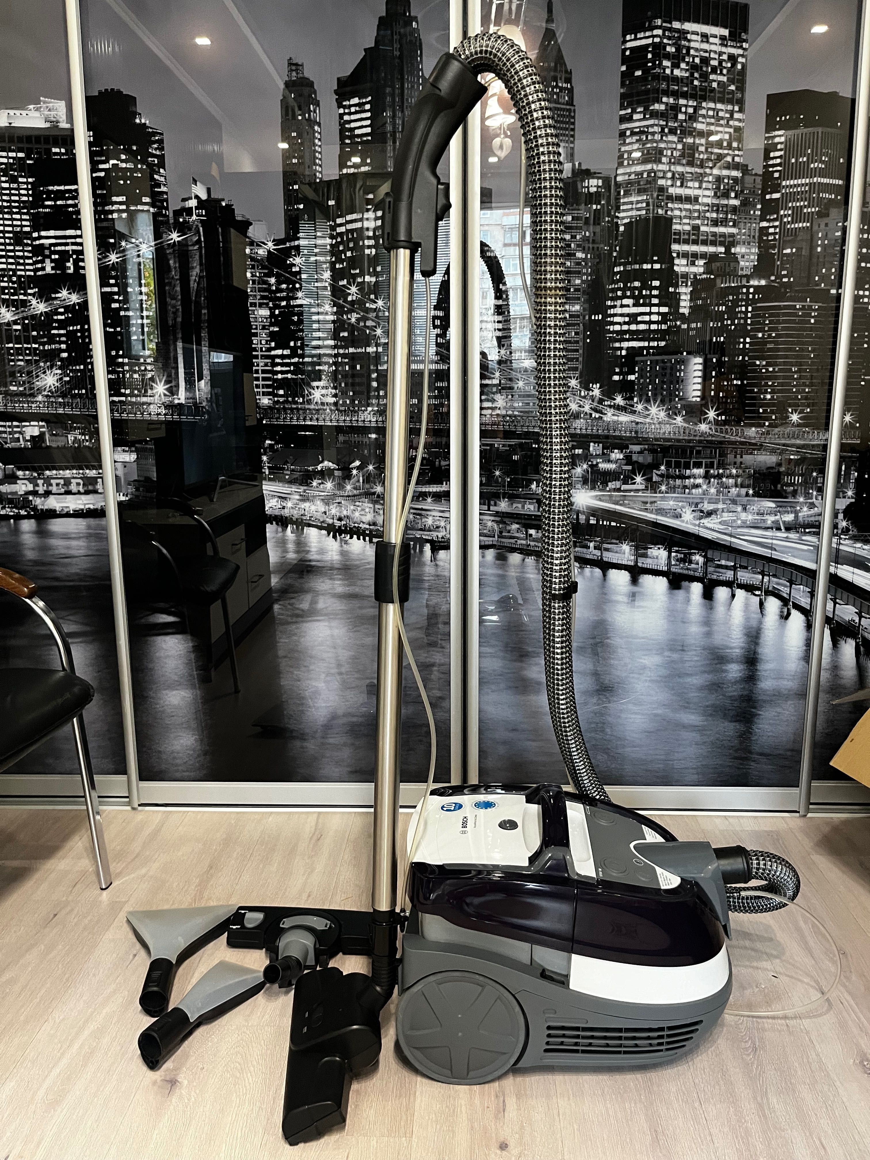 Продається миючий пилосос Bosch BWD41740