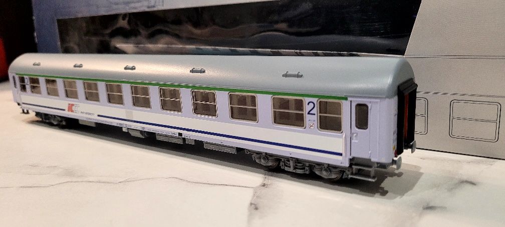 TILLIG 74837 Wagon osobowy kl. 2 PKP IC Y/B70 h0 1:87