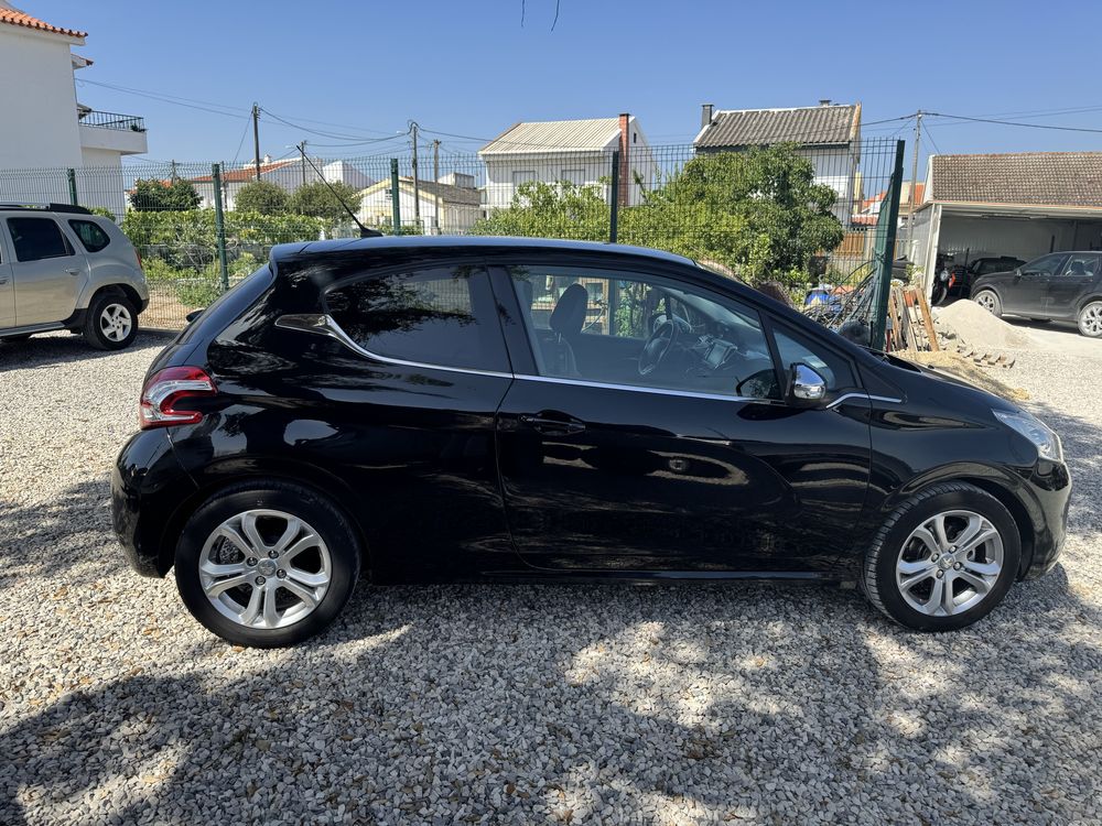 Peugeot 208 3Portas 1.2 PureTech Allure 103mil km Abril 2015