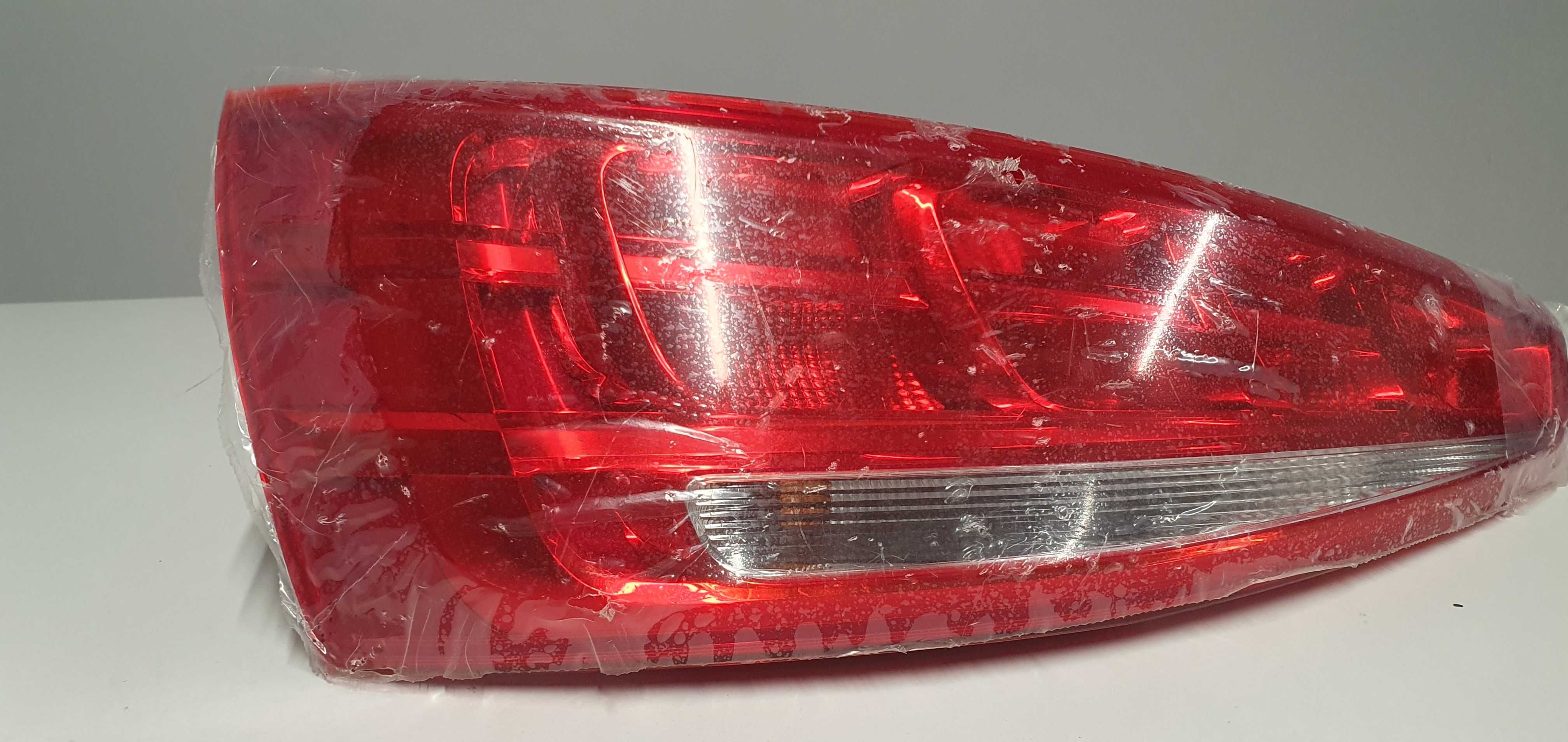 Фонарь задний AUDI Q3 8U год 2012-2017 (не LED)