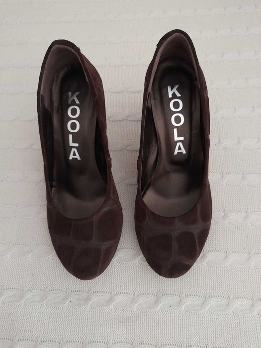 Sapatos N.º 36,/37 castanhos, em Pele, novos