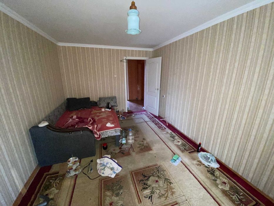 Продаж 2-к квартири. м.Вишгород, вул.Симоненка, 7. 45000$