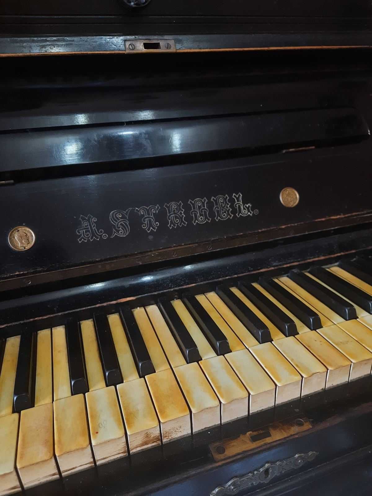Піаніно   A. Strobl Kieff, 19 вік