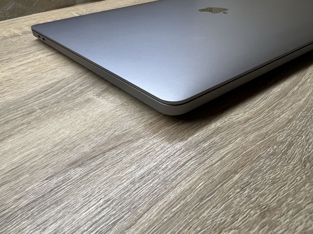 MacBook Pro 16' 2019 A2141 /i7 6-Core/16Gb RAM/512GB SSD/4Gb