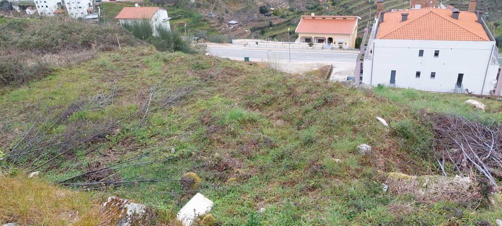 Vende-se Terreno para Construção em Tabuaço, lado da piscina Municipal