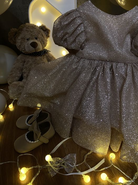 Продам святкові сукні на рочок півтора