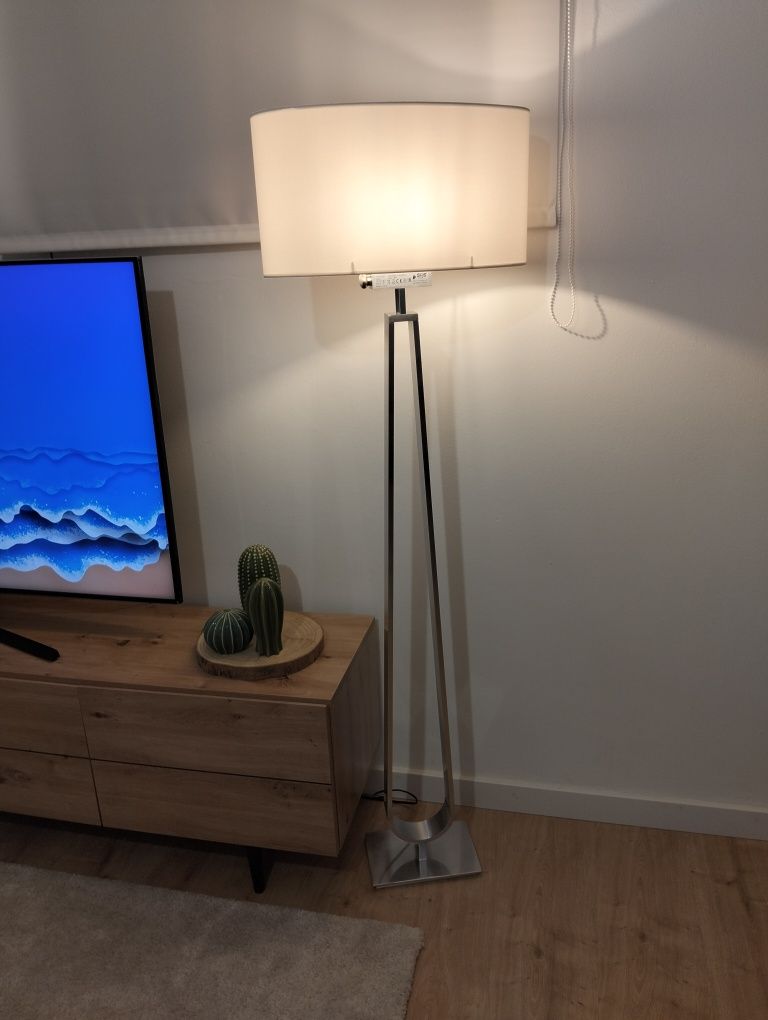 Candeeiro de pé IKEA