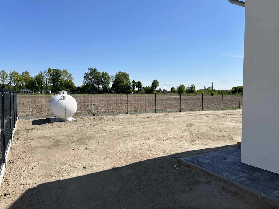 Nowoczesny, słoneczny dom z antresolą