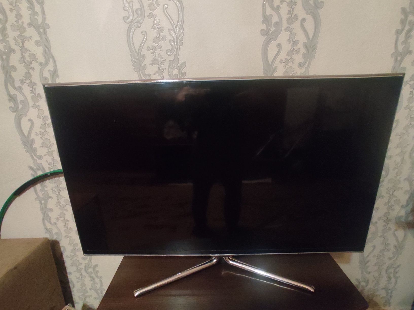 Продам телевізор Samsung 40ES6800S