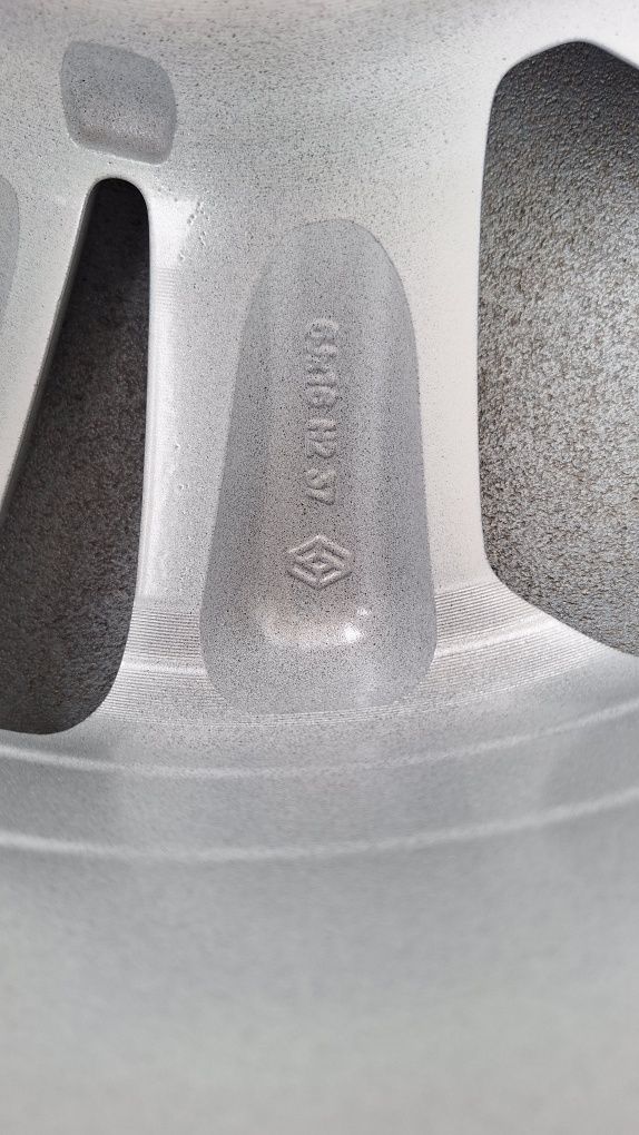 Nowe Alufelgi 4x100 R16 Renault Clio III IV V Captur Zoe Dacia Sandero