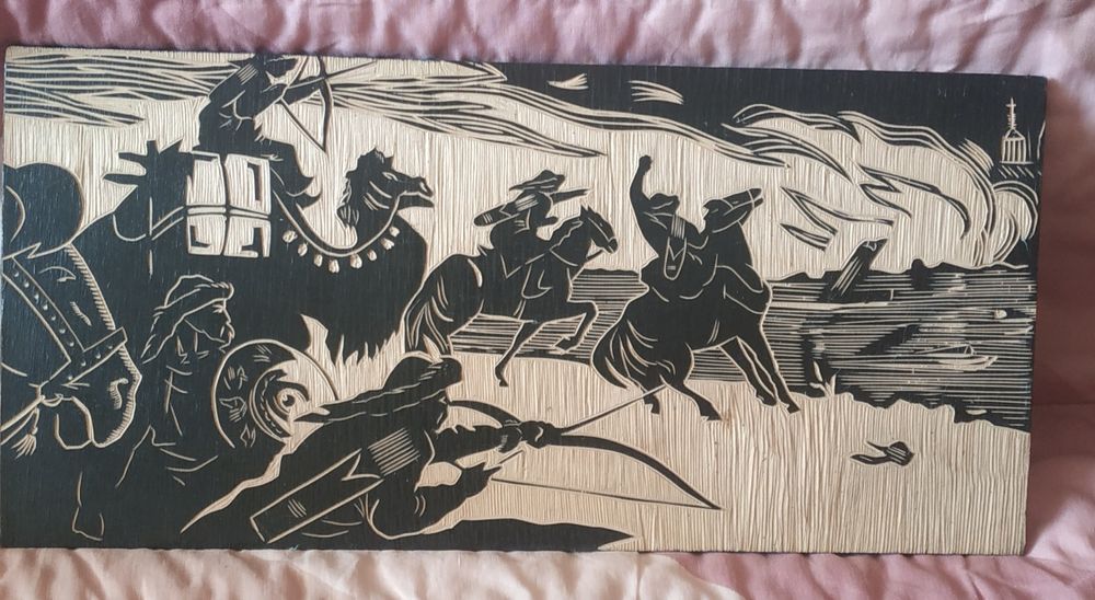 Картини з різьбою по дереву.