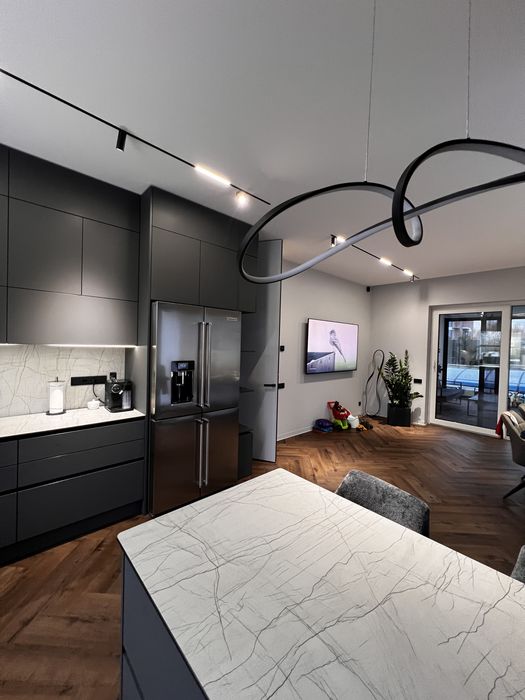 Будинок з басейном в Сокільниках