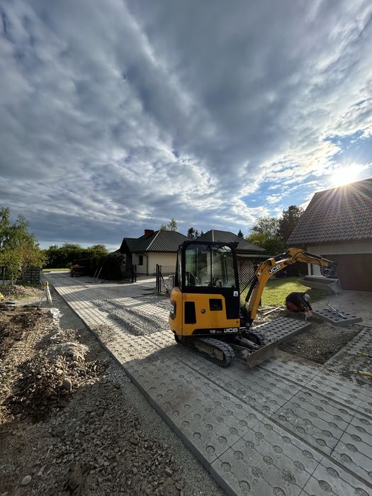 Usługi minikoparka koparka roboty ziemne brukarstwo ogrodzenia laweta