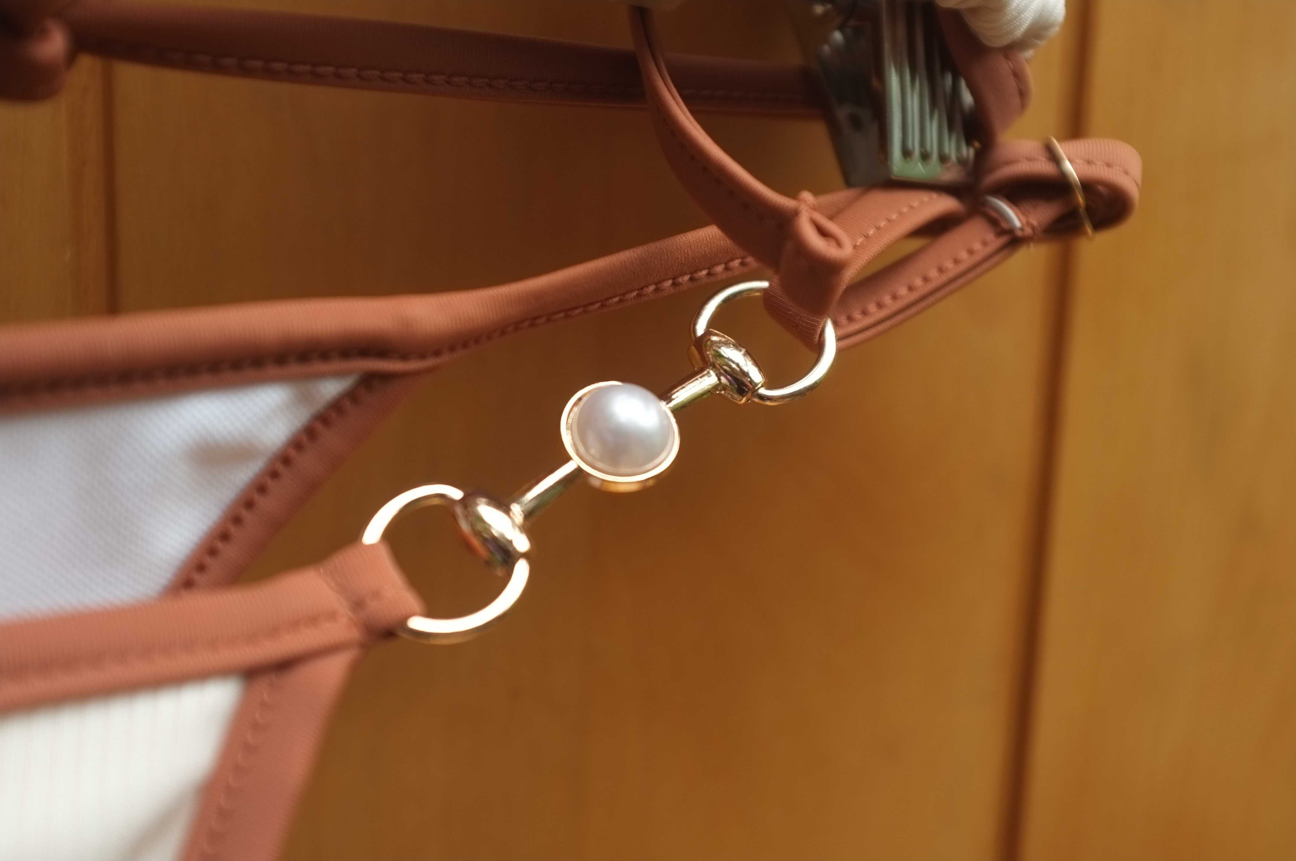 beżowe ozdobne bikini Gorglitter wiązane na szyi trójkąt stringi seksi
