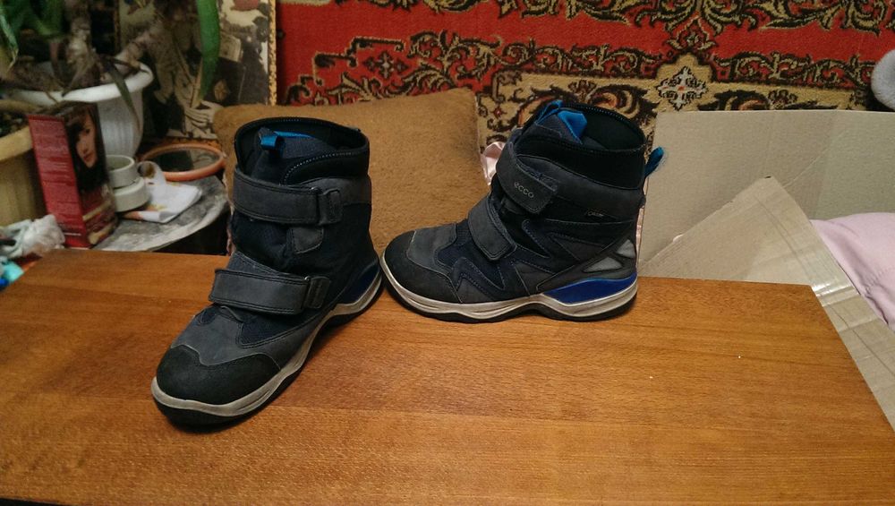 Зимние ботинки ECCO с мембраной Gore-Tex. 37р. 23см. стелька- хорошее