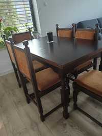 Masywny stół i krzesła
