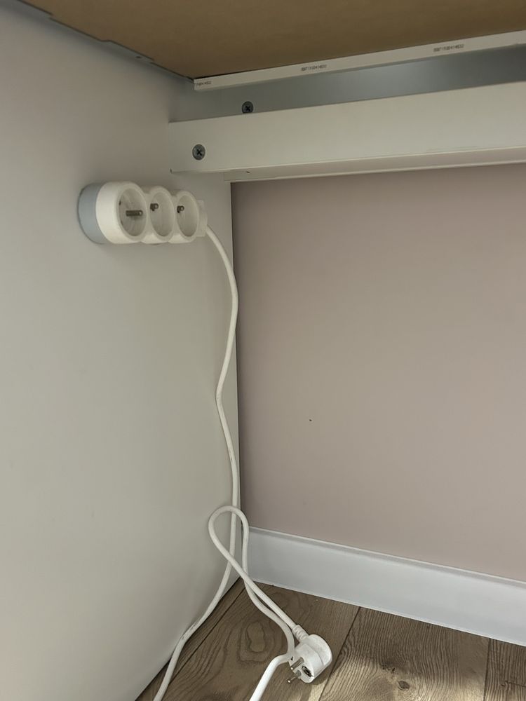 Białe biurko, IKEA MICKE