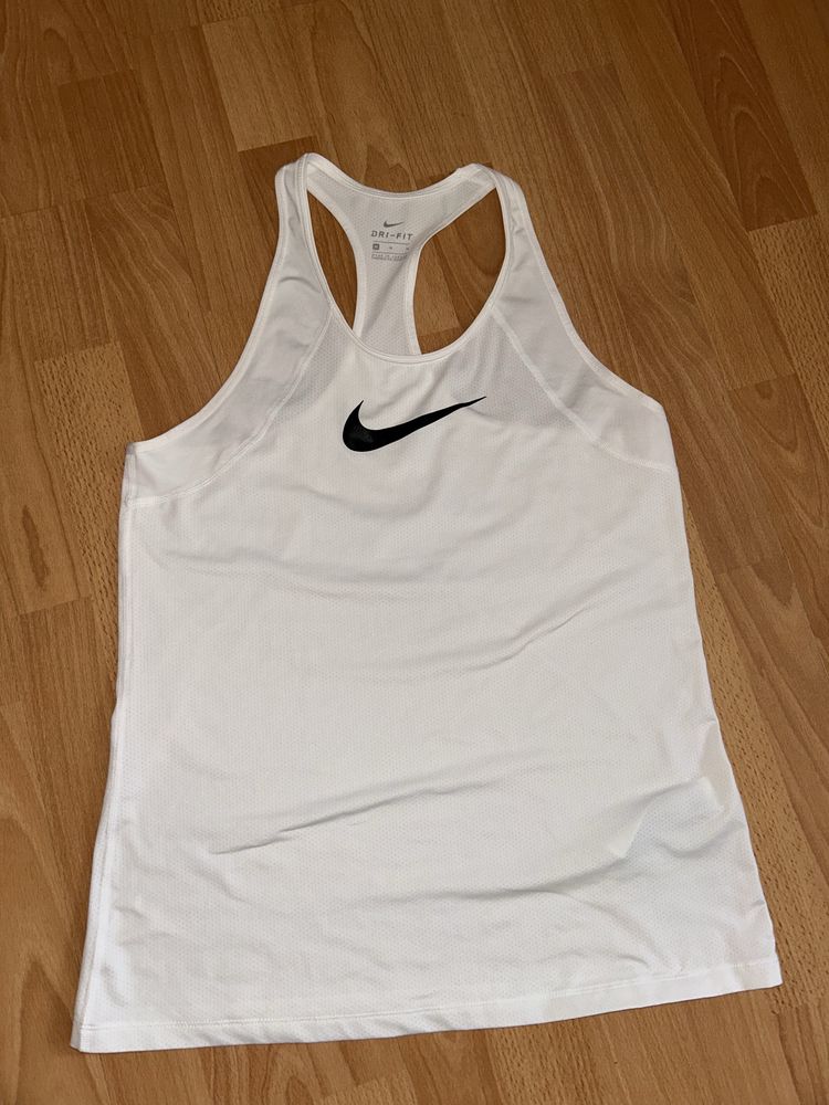 Спортивна майка Nike