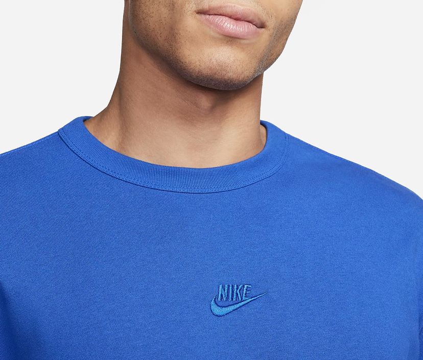 Оригінальний лонгслів синій Nike Sportswear Premium Essentials