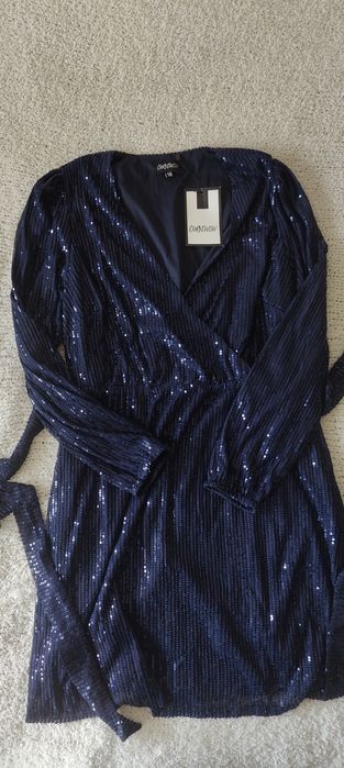 Сукня з паєтками