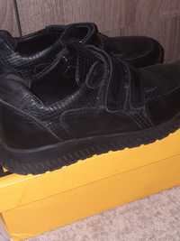 Шкіряні туфлі 34 розмір Калорія
