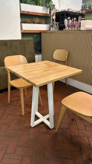 Дерев'яні стільці та столи для ресторану, кафе, бару чи готелю "Lula"