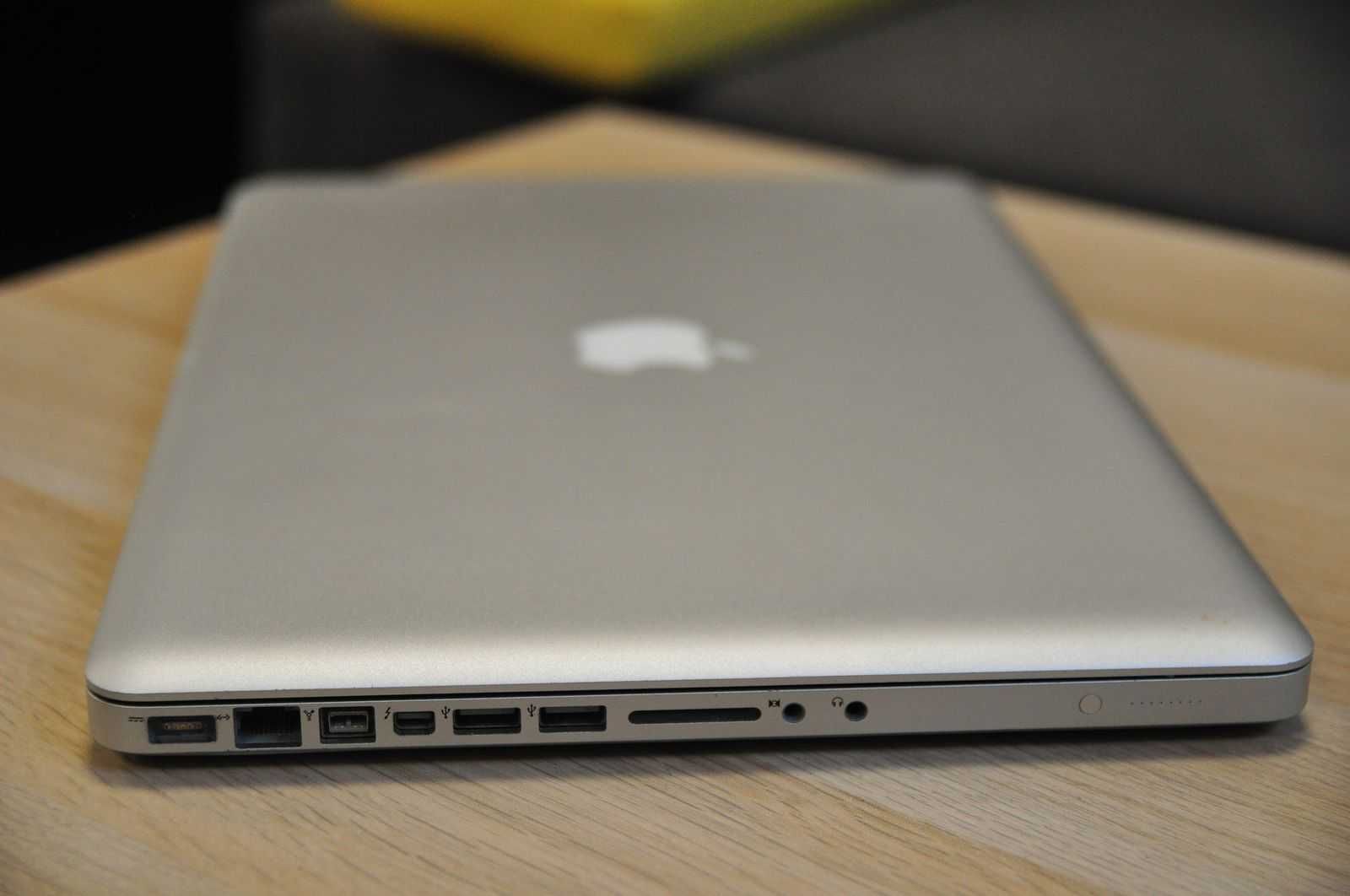 MacBook Pro 15 2011   Intel i7  8x up 2.9 GHz   8gb ram (16gb max)